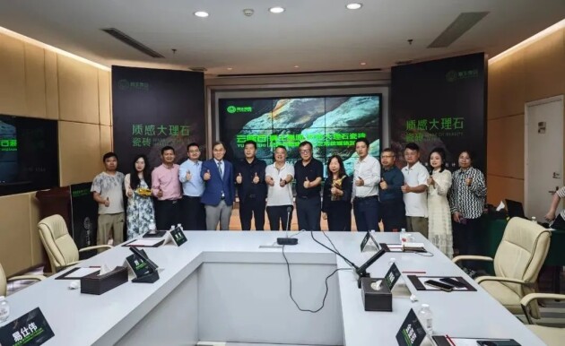 感大理石瓷砖全新升级 潭洲展震撼亮相！不朽情缘正规网站狮王陶瓷 云脉石-质(图2)